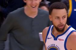 九游体育-库里在老鹰比赛中势不可挡，高光表现引发热议！的简单介绍