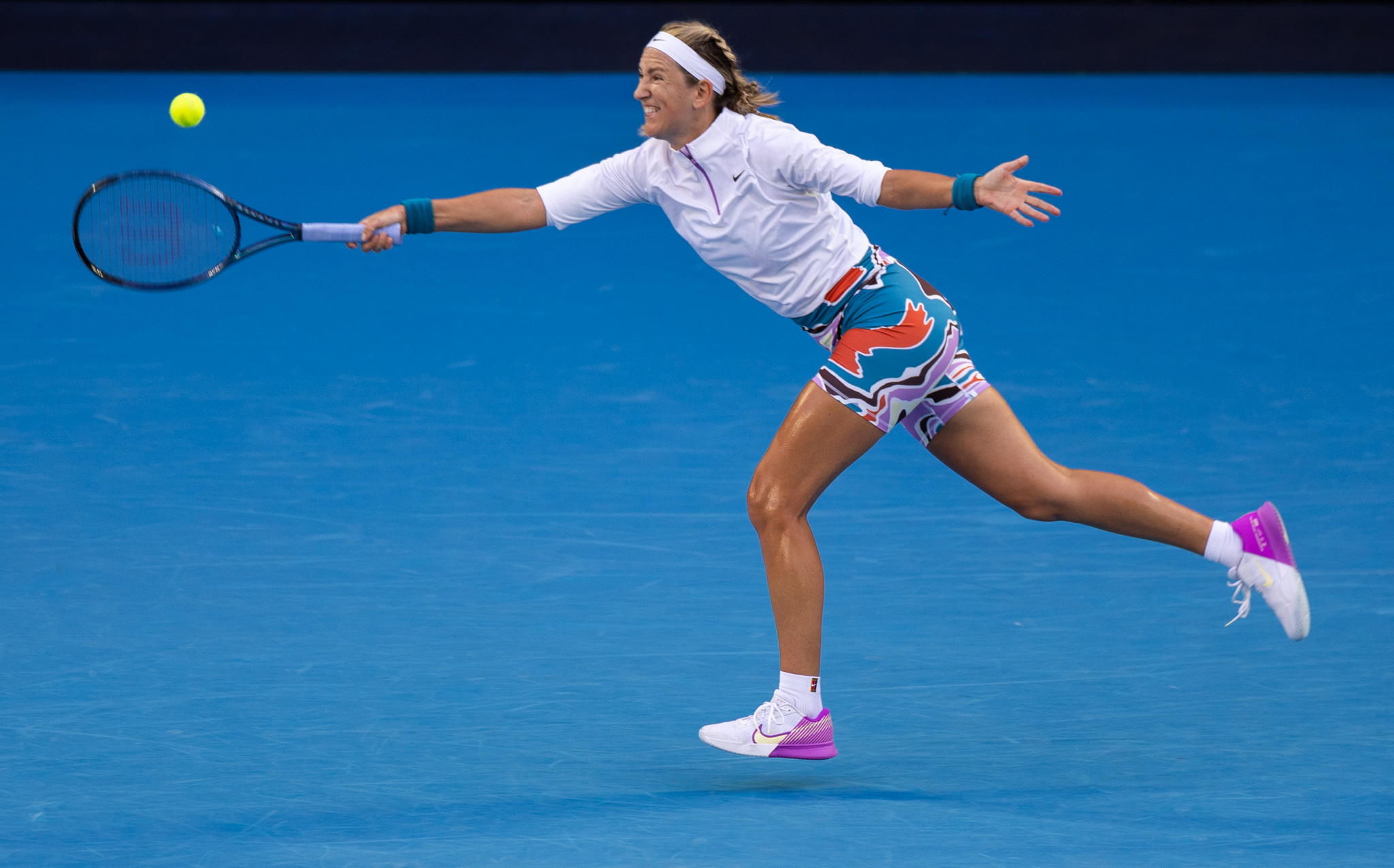 阿扎伦卡迎来十二赛季高光表现，湖人球迷沸腾！的简单介绍