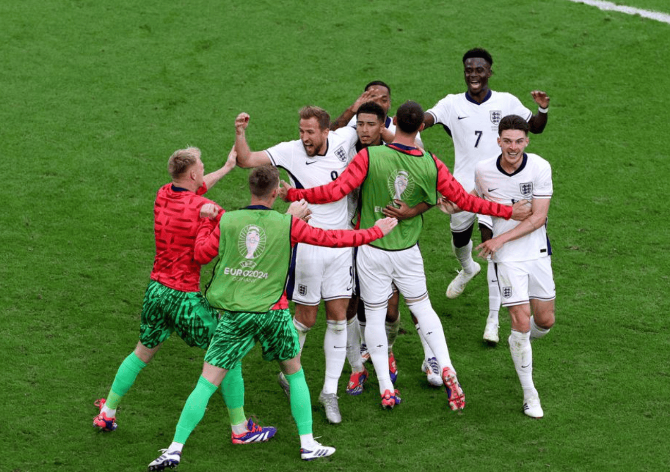 阿扎伦卡关键节点绝杀,西班牙队带队取胜!的简单介绍 阿扎伦卡关键节点绝杀,西班牙队带队取胜!的简单介绍